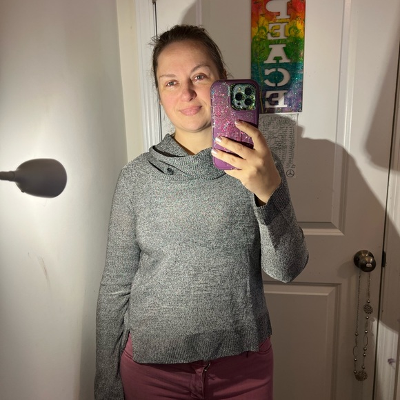 GRAY BLACK WHITE KNIT SWEATER COWL NECK SHORT SEE MEASUREMENTS SO CUTE SLINKY M - Picture 8 of 10